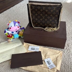 Louis Vuitton Toiletry 26